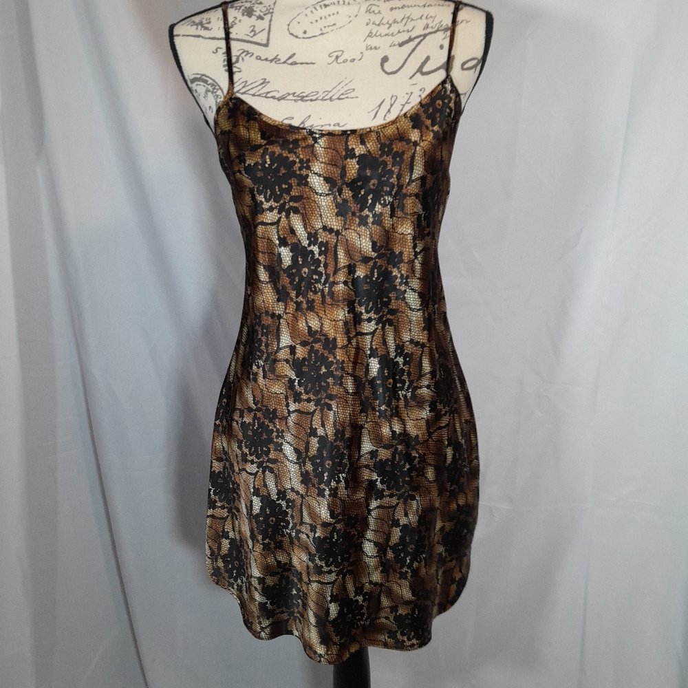 Secret Treasures night gown and robe